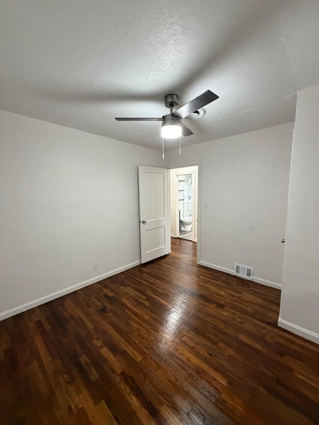 Building Photo - 777 Mannering Rd