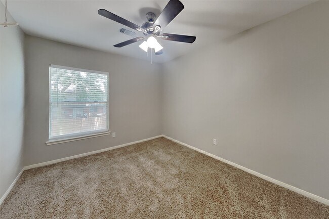 Building Photo - 9530 Cabin Creek Dr