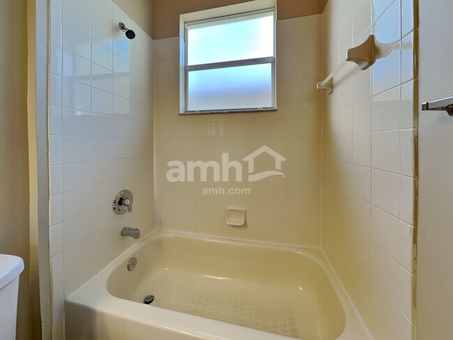 Building Photo - 9573 SW Flowermound Cir