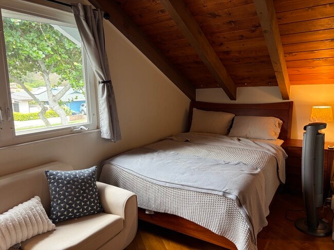 Building Photo - 437 Keolu Dr