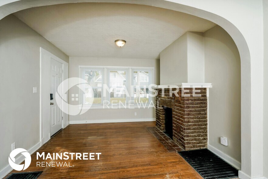 Building Photo - 3908 River Park Dr