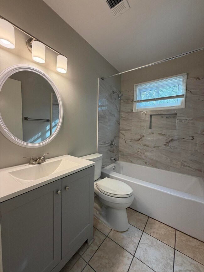 Building Photo - 321 Hightower Rd