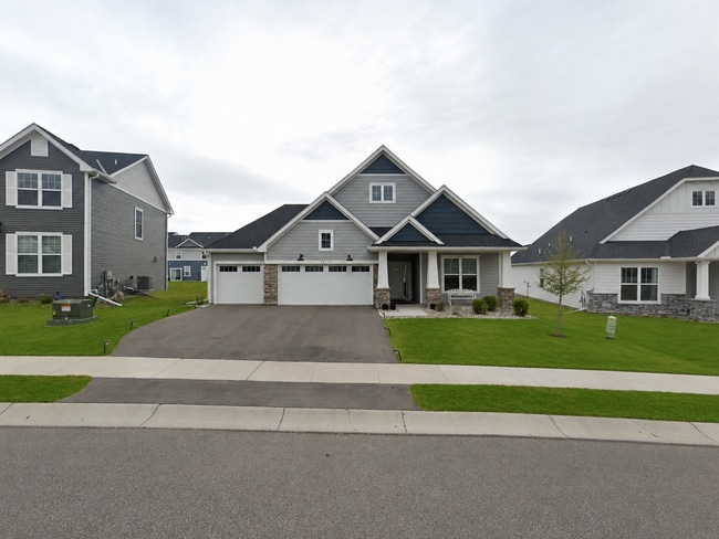 Building Photo - 6218 Tamarack Ln