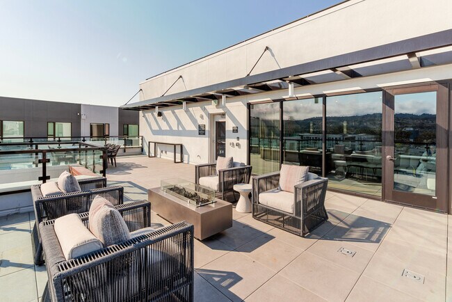 Building Photo - 1 Adrian Ct