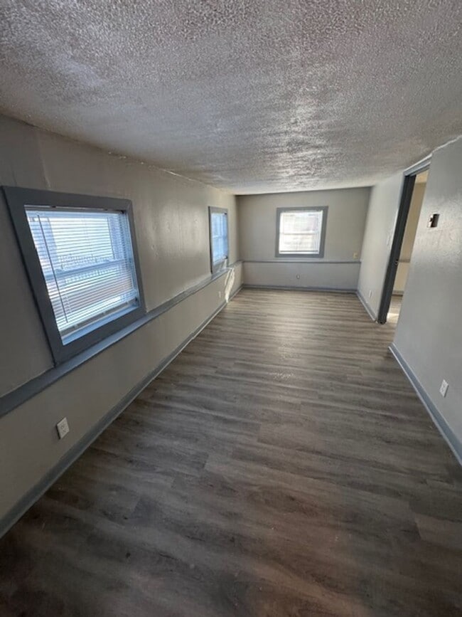 Building Photo - 2203 Rehm Dr