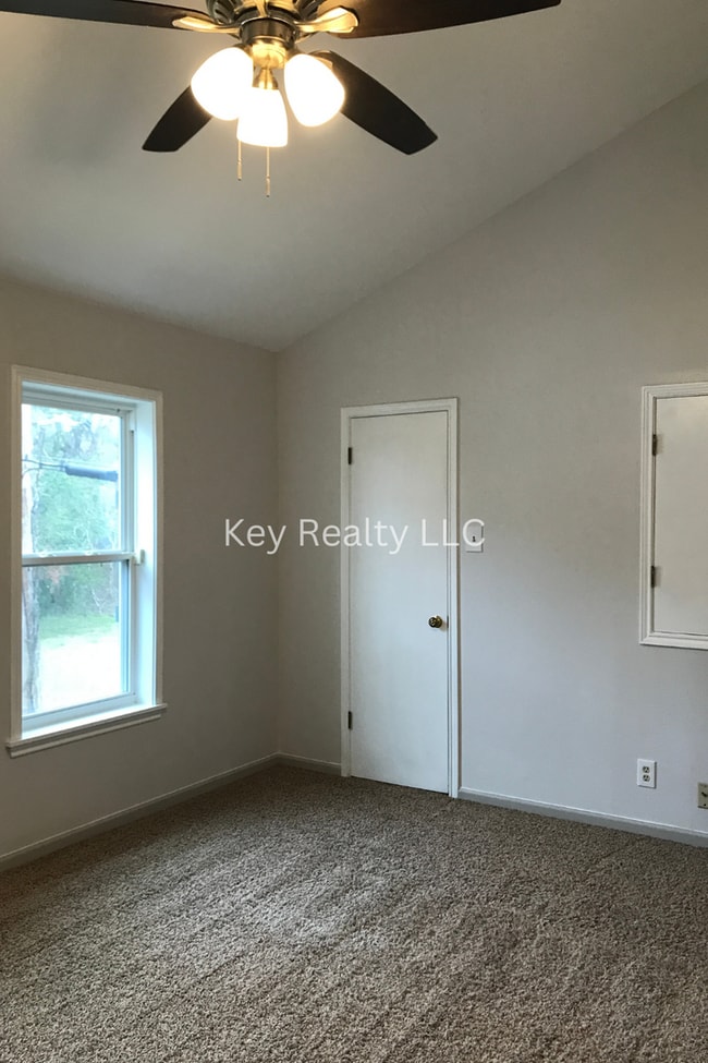 Building Photo - ****999 Bayou Trace - Alexandria