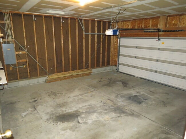Building Photo - 1106 Rendezvous Ln
