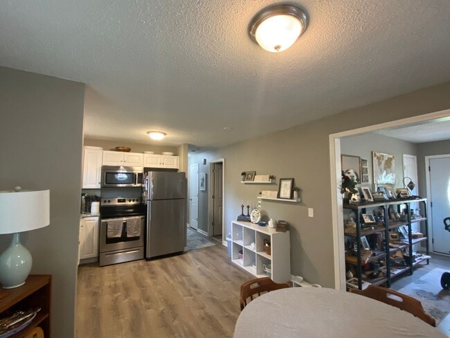 Building Photo - 139 Storybook Dr