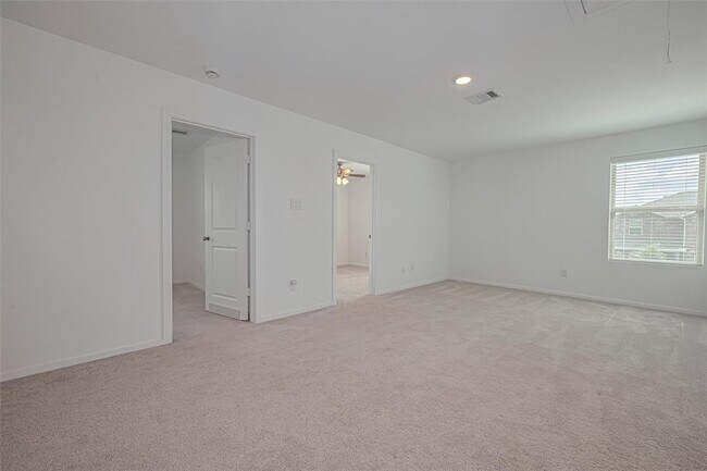 Building Photo - 5110 Sunvalley Bend Dr