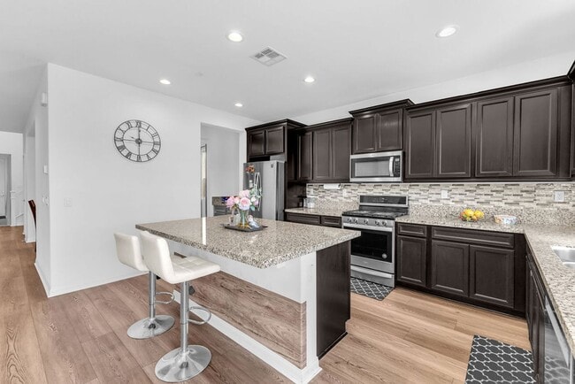 Building Photo - Spacious 5-Bedroom Home in Spencer’s Crossing – Murrieta - 6 Month - 1 Year or Lease To Own!