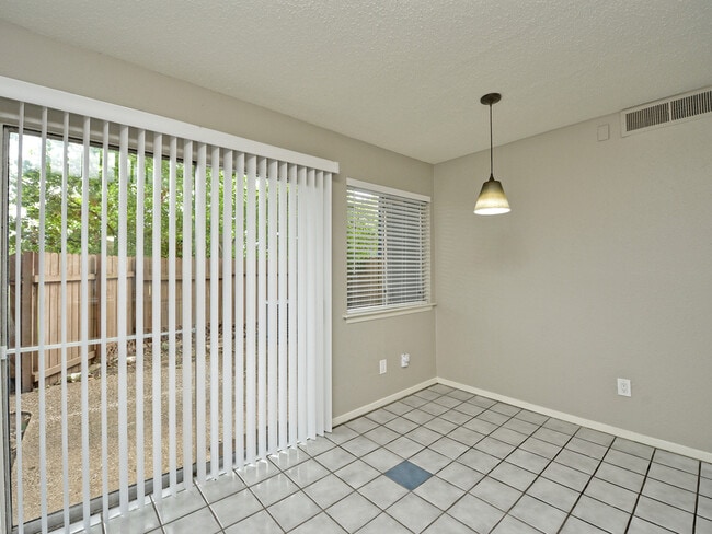 Building Photo - 5913 Little Creek Trail