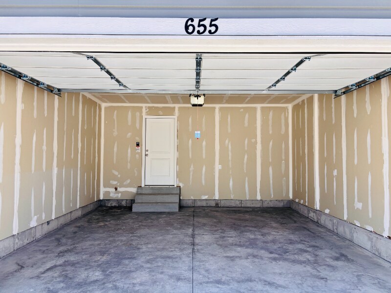 Building Photo - 655 S 85 E
