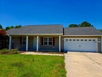 Building Photo - 3 BR, 2 BA home available in Hubert