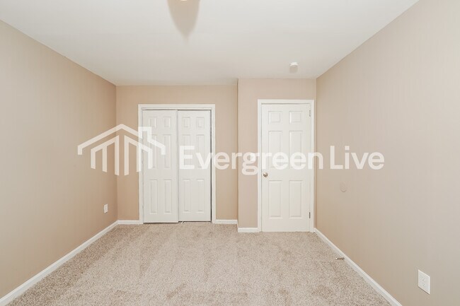 Building Photo - 1119 Startrek Ln