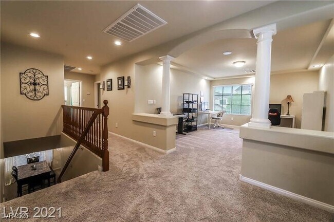 Building Photo - 8450 W Sapphire St