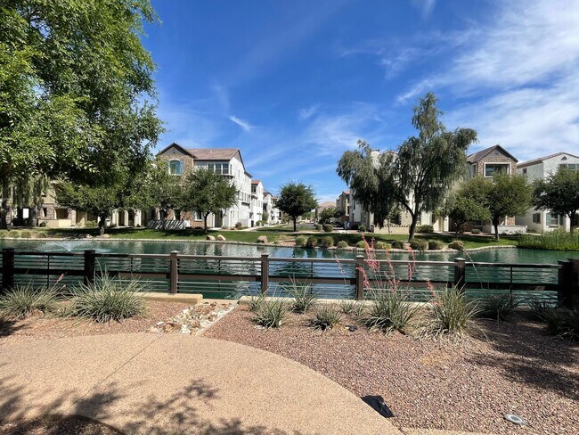 Building Photo - Prime Gilbert 3 Bedroom/2.5 bath 1st floor bonus room, 3 community pool's