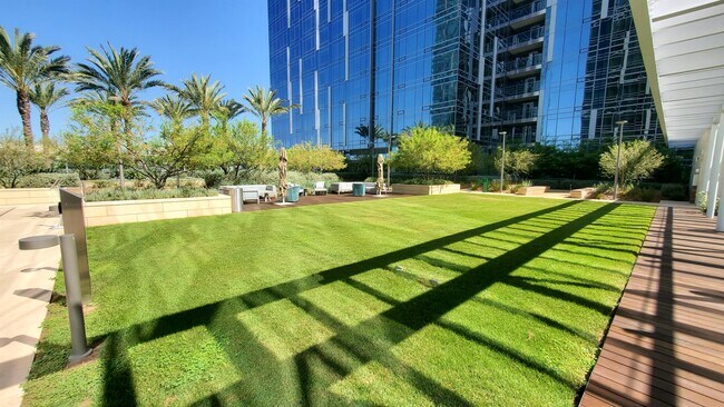 Building Photo - 877 Francisco St