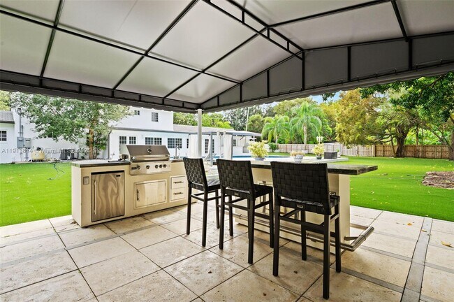 Building Photo - 13000 Old Cutler Rd