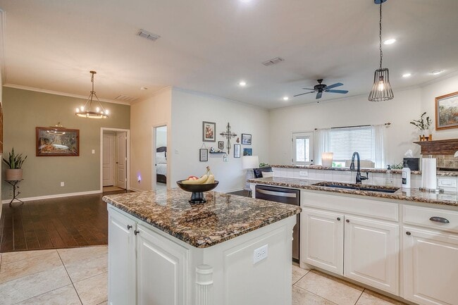 Building Photo - Beautiful 3 bed, 2 Bath Home in the Prestine Willow Park Village- Pool- Aledo ISD- 76008