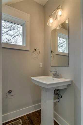 Building Photo - 942 Strouse Ave