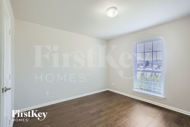 Building Photo - 278 Meadowcrest Dr