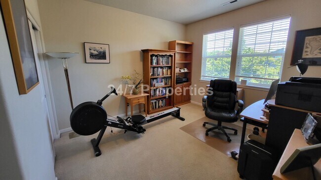 Building Photo - 3250 Wild Rose Loop