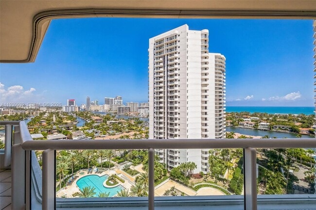 Building Photo - 21205 Yacht Club Dr