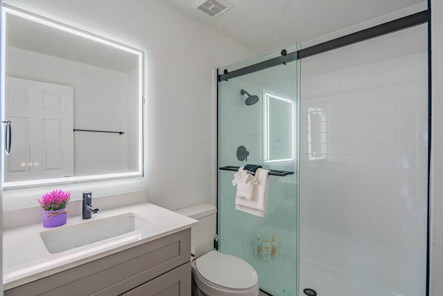 Building Photo - 7900 E Princess Dr