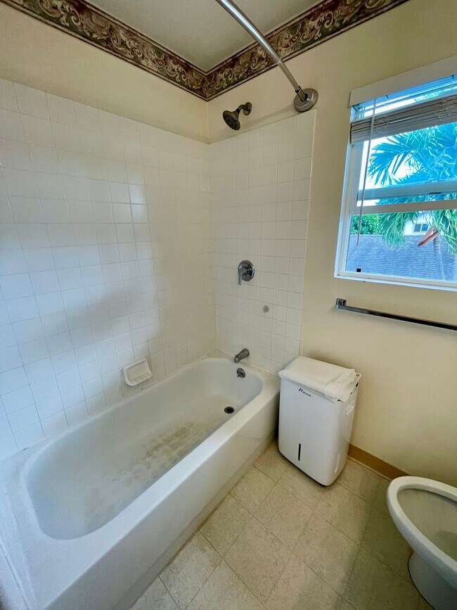 Building Photo - Ocen Pointe Potenial 3 Bedroom Home for Re...