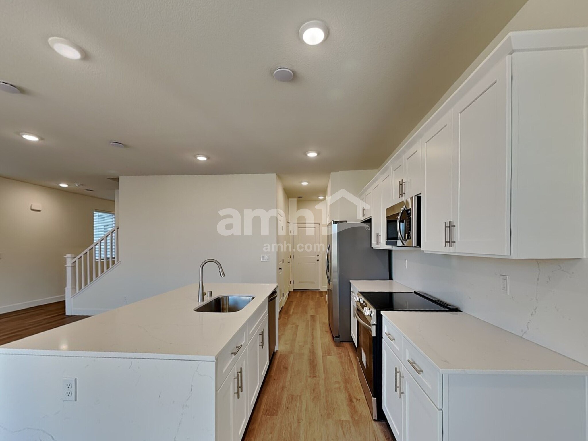 Building Photo - 8906 Dwarf Chin Ave