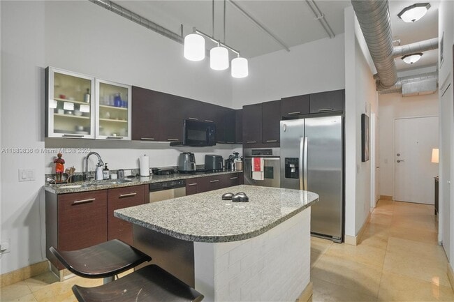 Building Photo - 3029 NE 188th St