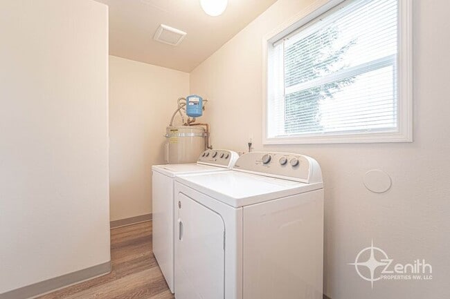 Building Photo - 1216 W 22nd St