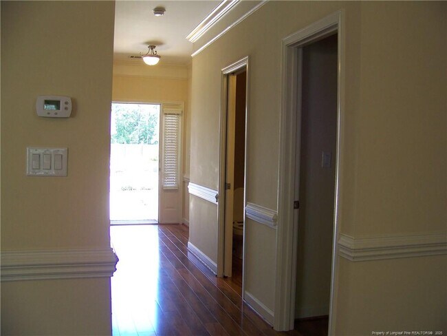 Building Photo - 1134 Braybrooke Pl