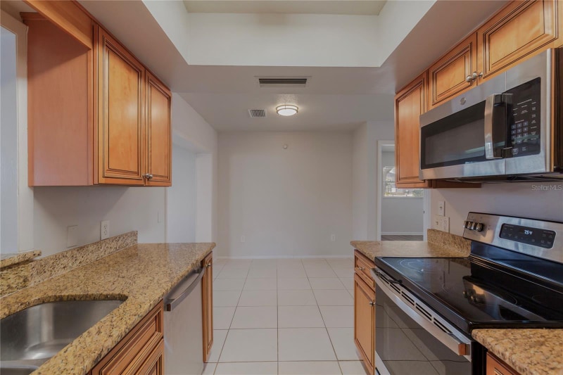 Building Photo - 2813 20th Ave W