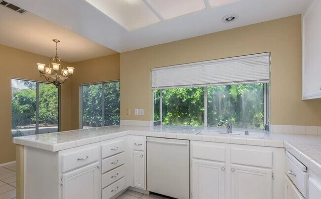 Building Photo - Oak Park 2 story cul-de-sac home