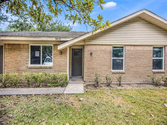 Building Photo - 5830 Ettrick Dr