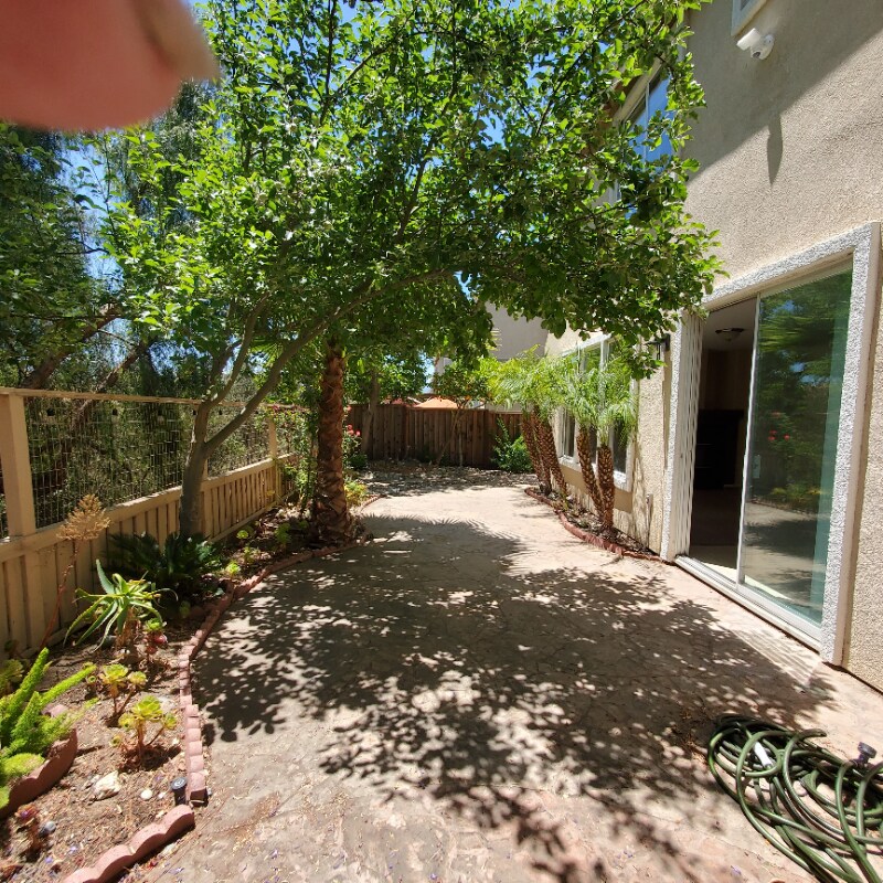 Building Photo - 558 Esplanade Ln