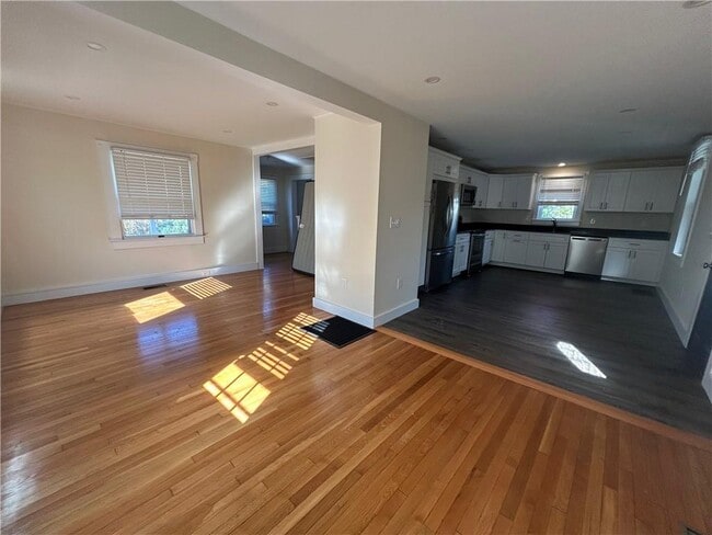 Building Photo - 39 Reynolds St