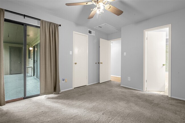 Building Photo - 3300 Pebblebrook Dr