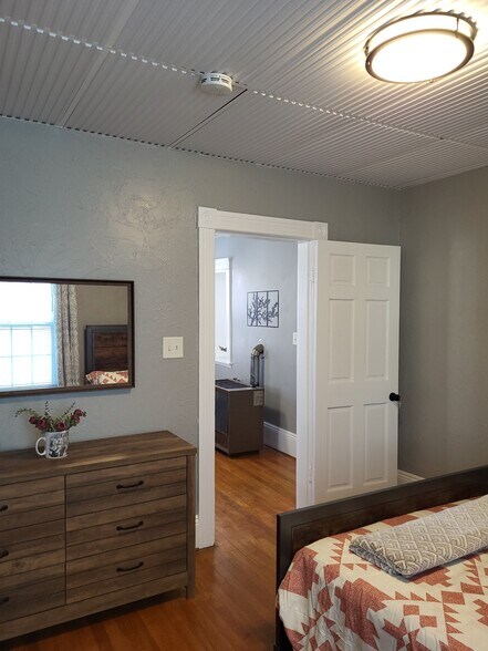 Building Photo - 9 Reeves St