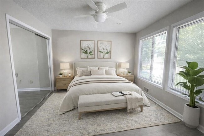 Building Photo - 5053 Gardenia Cir