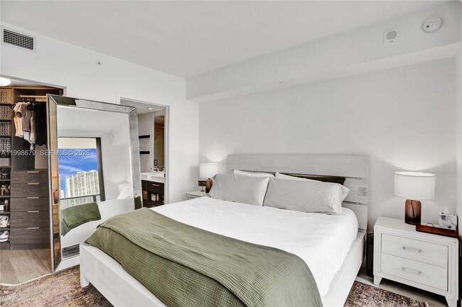 Building Photo - 45 SW 9th St