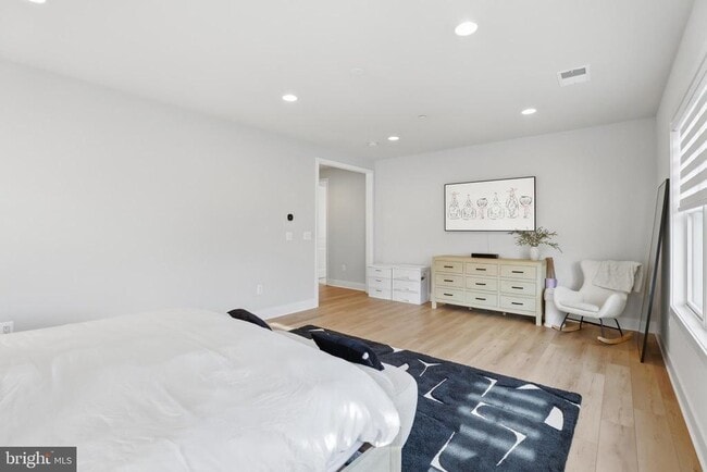 Building Photo - 9725 Lantana Wy