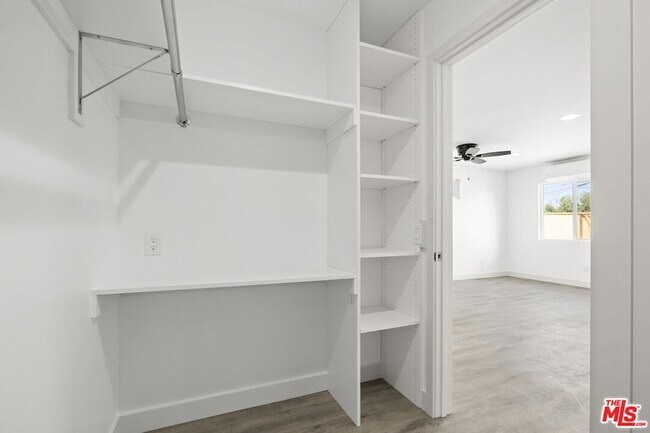 Building Photo - 1051 Gill Ave