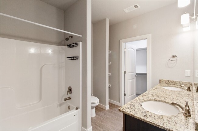 Building Photo - 400 Barbet Dr