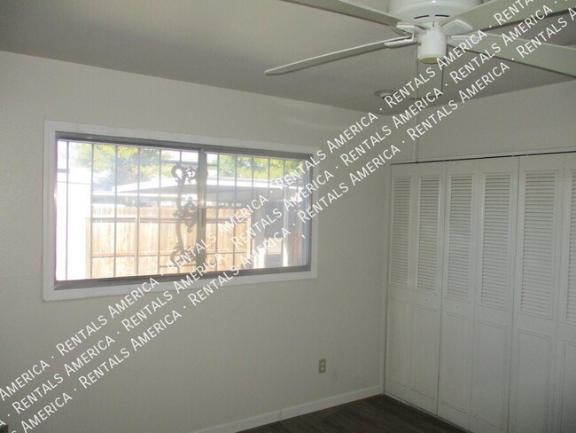 Building Photo - 2645 W Highland Ave