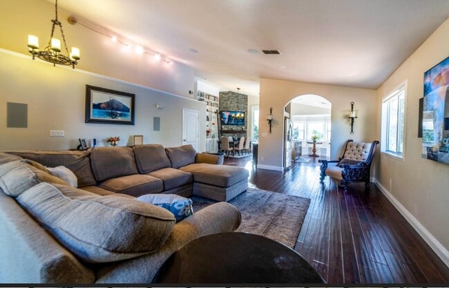 Building Photo - 3293 Woedee Dr