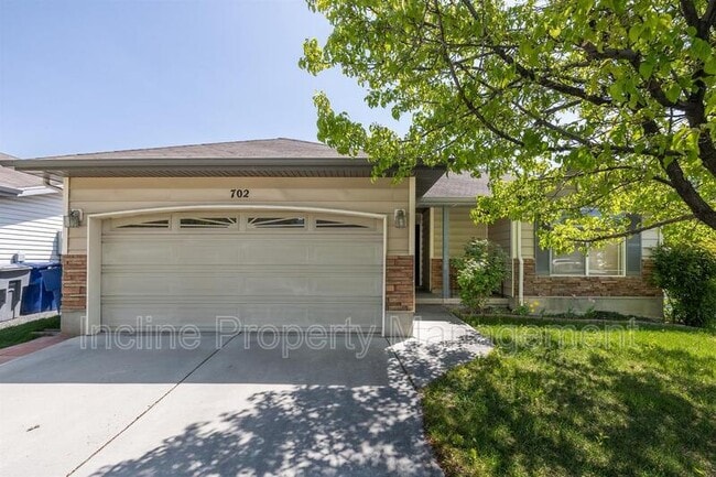 Primary Photo - 702 Durham Dr