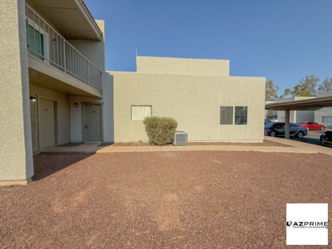 Building Photo - Experience the charm of this Inviting 1/1 ...