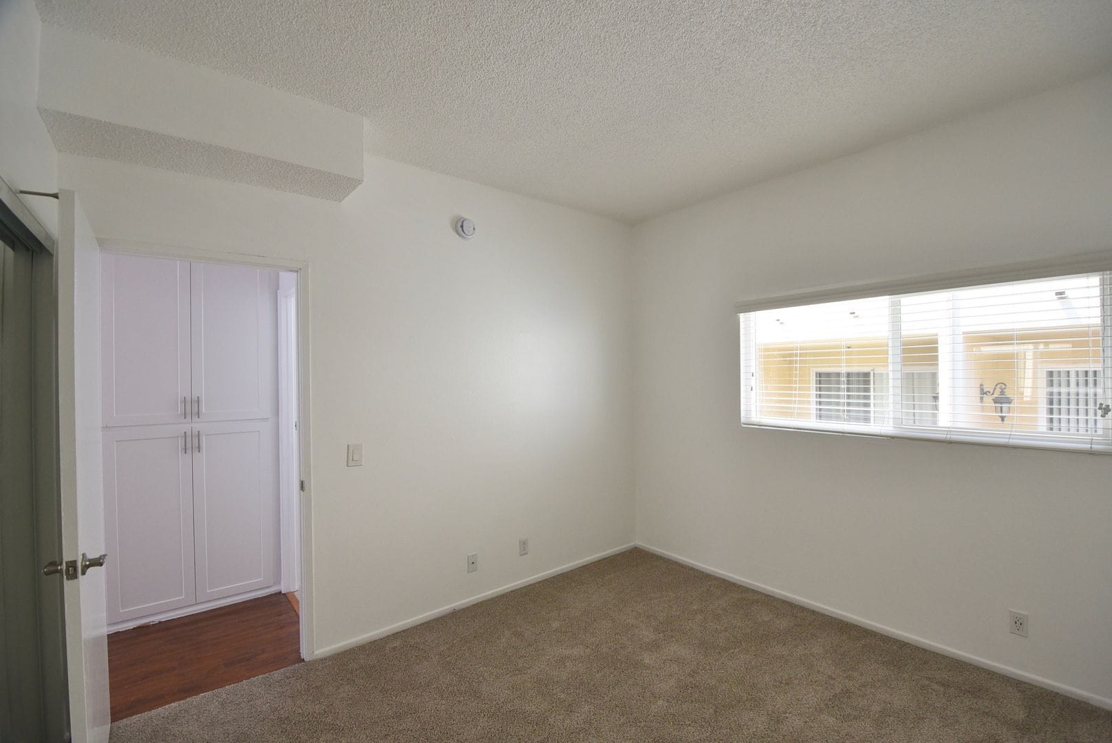 Building Photo - 11315 Moorpark St